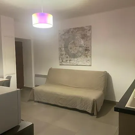 T2 4eme Etage Marche *