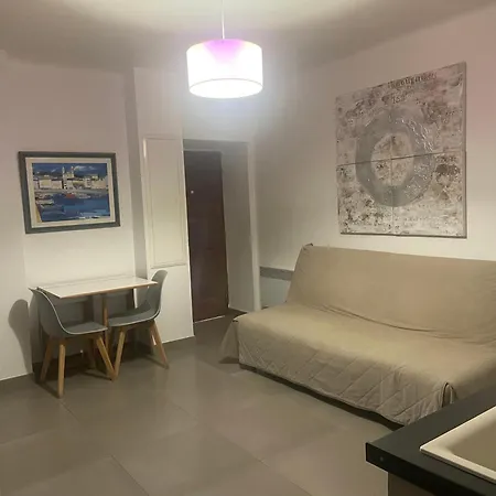 T2 4eme Etage Marche *