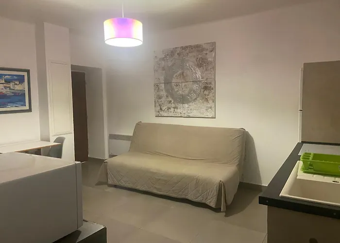 T2 4eme Etage Marche *